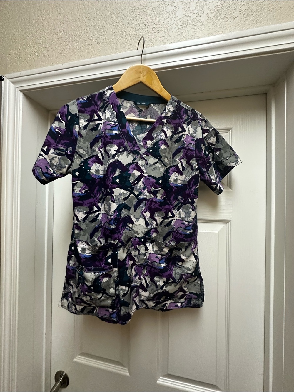 Carhartt Floral scrub top xs   Multicolor